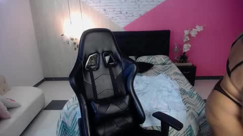 Snapshot of hannah__jackson chatting on 10.17.25 Hannah online show from 10.17.25