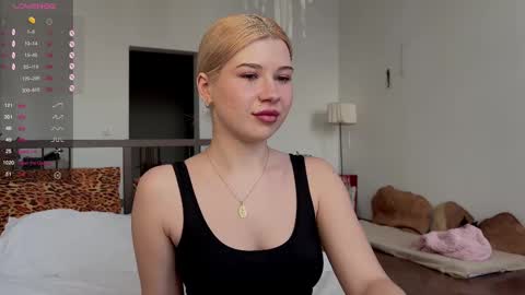 Snapshot of hannah_allin chatting on 02.21.25 Hannah Allin online show from 02.21.25