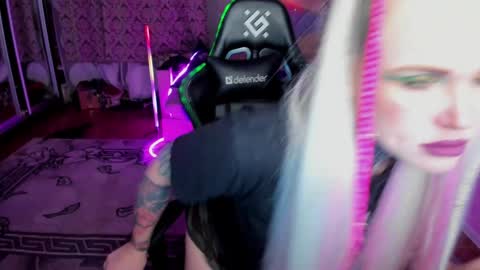 Hannah online show from 12.04.24
