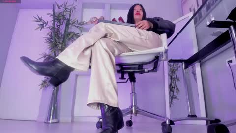 HANNAH HOWELL online show from 10.21.25