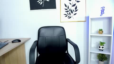 Snapshot of hannah_hh chatting on 01.29.25 hannah_hh online show from 01.29.25