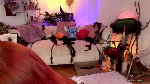 Snapshot of hannah_lovee chatting on 10.28.25 hannah_lovee online show from 10.28.25