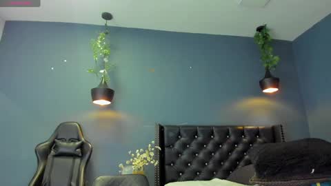 HANNAH MILLER online show from 01.08.25