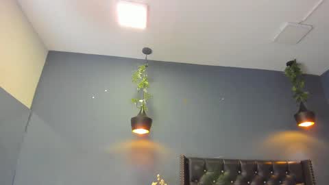 HANNAH MILLER online show from 02.14.25