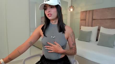 Hannah Milton online show from 10.09.25