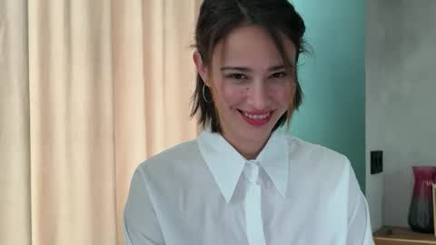 Snapshot of hannahinto chatting on 04.18.26 hannahinto online show from 04.18.26