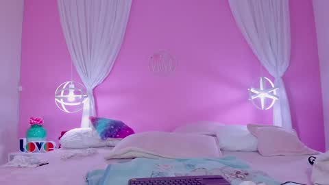 Hannah online show from 12.24.24