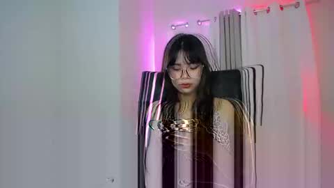 Snapshot of hannaqxx chatting on 12.19.24 hannah online show from 12.19.24