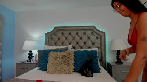 Snapshot of hannaslone chatting on 01.14.25 Hanna Slone online show from 01.14.25