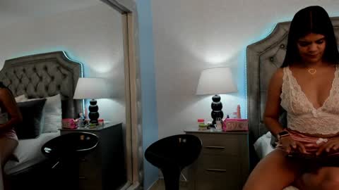 Snapshot of hannaslone chatting on 01.28.25 Hanna Slone online show from 01.28.25