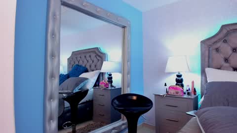 Snapshot of hannaslone chatting on 02.04.25 Hanna Slone online show from 02.04.25