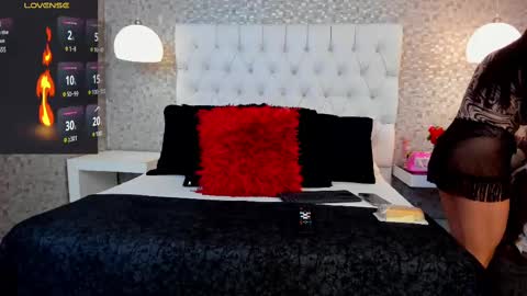 Snapshot of hannaslone chatting on 02.20.25 Hanna Slone online show from 02.20.25