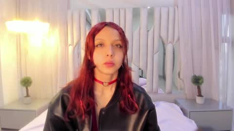 Hanni  online show from 02.14.25