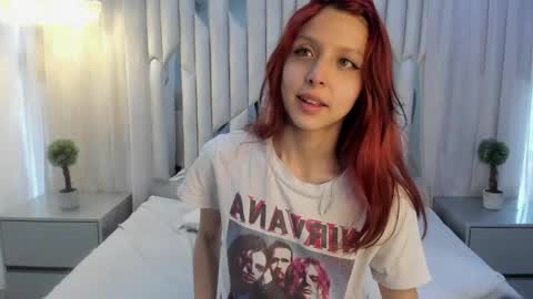 Hanni  online show from 02.25.25