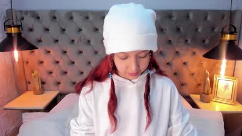 Hanni  online show from 02.27.25
