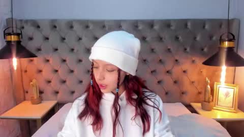 Hanni  online show from 02.27.25