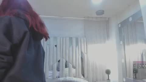 Hanni  online show from 03.06.25