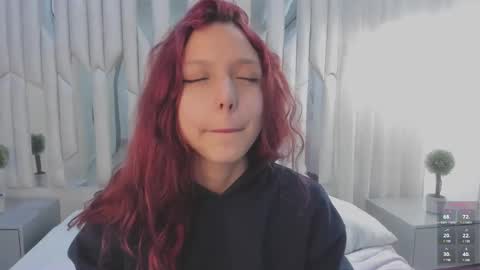 Hanni  online show from 03.06.25