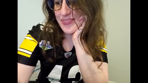 Snapshot of hannukahhottie chatting on 10.05.25 Sabrina online show from 10.05.25