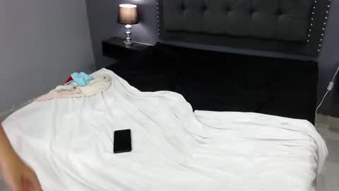 Snapshot of hanyo_and_cattie chatting on 12.04.24 hanyo_and_cattie online show from 12.04.24