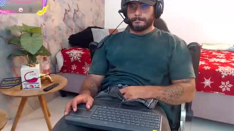 Snapshot of hanz_col chatting on 10.09.25 hanz_col online show from 10.09.25