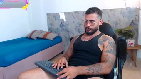 Snapshot of hanz_col chatting on 10.23.25 hanz_col online show from 10.23.25