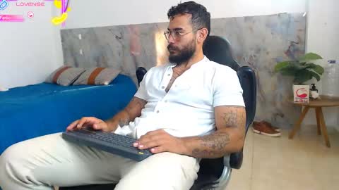 Snapshot of hanz_col chatting on 11.06.25 hanz_col online show from 11.06.25