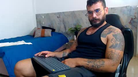 Snapshot of hanz_col chatting on 11.11.25 hanz_col online show from 11.11.25