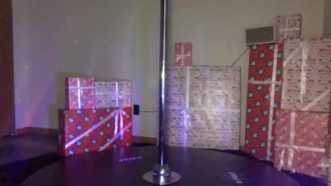 Snapshot of hapahunni chatting on 11.20.25 Maliboo online show from 11.20.25