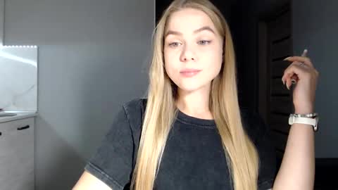 Snapshot of happy_fox_ chatting on 10.13.25 happy_fox_ online show from 10.13.25