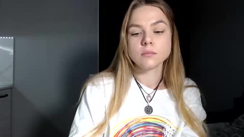 happy_fox_ online show from 02.19.26