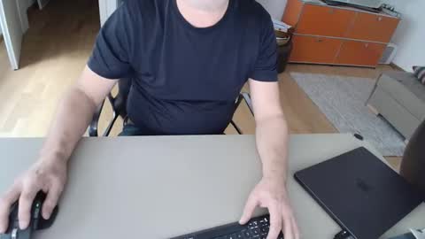 Snapshot of happybugger chatting on 04.03.26 Cum for you online show from 04.03.26