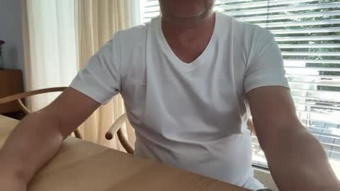 Snapshot of happybugger chatting on 05.28.26 Cum for you online show from 05.28.26