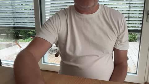 Snapshot of happybugger chatting on 06.07.26 Cum for you online show from 06.07.26