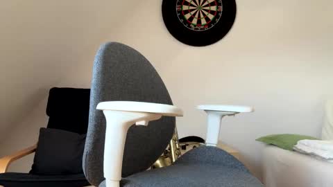 Snapshot of happysierra chatting on 09.14.25 Harry online show from 09.14.25