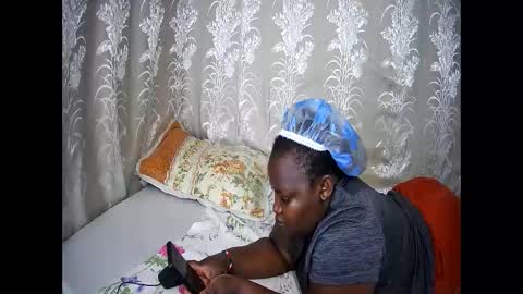 Snapshot of happysonia chatting on 09.11.25 happysonia online show from 09.11.25