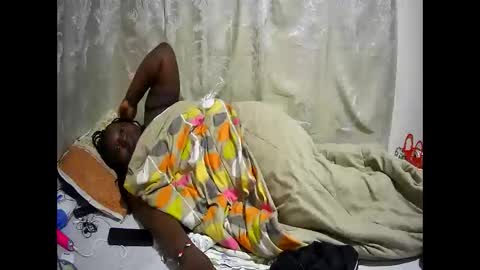 Snapshot of happysonia chatting on 09.17.25 happysonia online show from 09.17.25