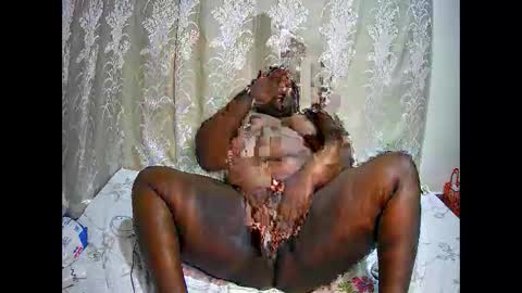 Snapshot of happysonia chatting on 09.17.25 happysonia online show from 09.17.25