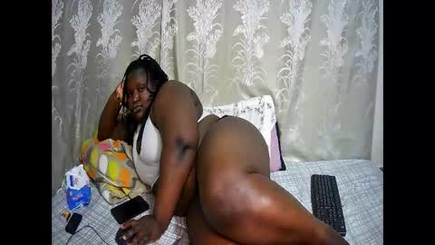 Snapshot of happysonia chatting on 09.20.25 happysonia online show from 09.20.25