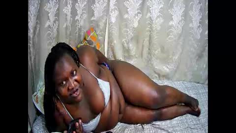 Snapshot of happysonia chatting on 11.04.25 happysonia online show from 11.04.25