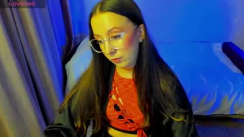 Snapshot of happystephanie chatting on 06.18.26 Stephanie online show from 06.18.26