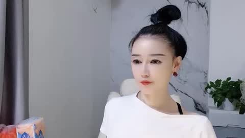 Snapshot of happysweety1688 chatting on 10.04.25 happysweety1688 online show from 10.04.25