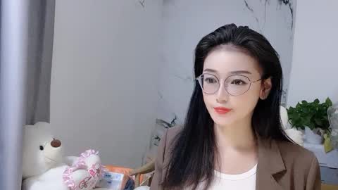 Snapshot of happysweety1688 chatting on 10.23.25 happysweety1688 online show from 10.23.25