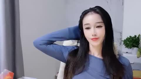 Snapshot of happysweety1688 chatting on 10.30.25 happysweety1688 online show from 10.30.25