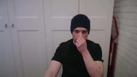 Snapshot of happyvelvetpaw chatting on 04.14.26 happyvelvetpaw online show from 04.14.26