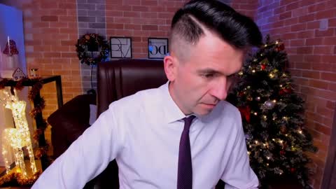 Snapshot of hard_and_juici chatting on 12.22.24 Steve online show from 12.22.24