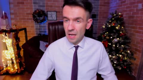 Snapshot of hard_and_juici chatting on 12.22.24 Steve online show from 12.22.24