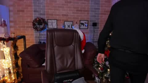 Snapshot of hard_and_juici chatting on 12.25.24 Steve online show from 12.25.24