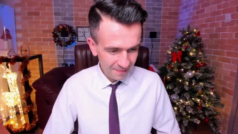 Snapshot of hard_and_juici chatting on 12.29.24 Steve online show from 12.29.24