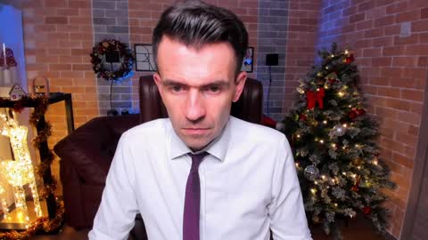 Snapshot of hard_and_juici chatting on 12.31.24 Steve online show from 12.31.24